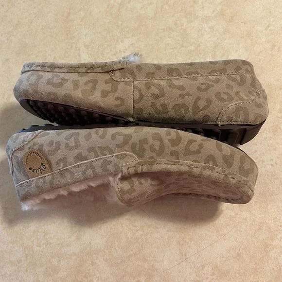 Women’s Deluxe by dearfoams Fernie Genuine Shearling Moccasin Slippers Size 6 - Picture 5 of 12